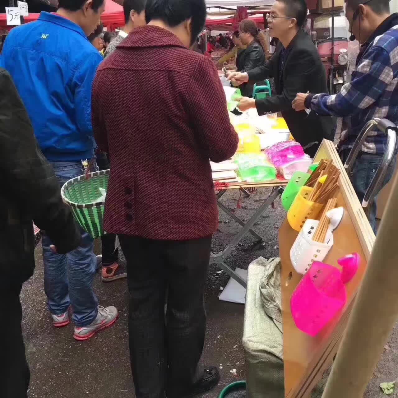 最新地摊热销产品深度解析与推荐