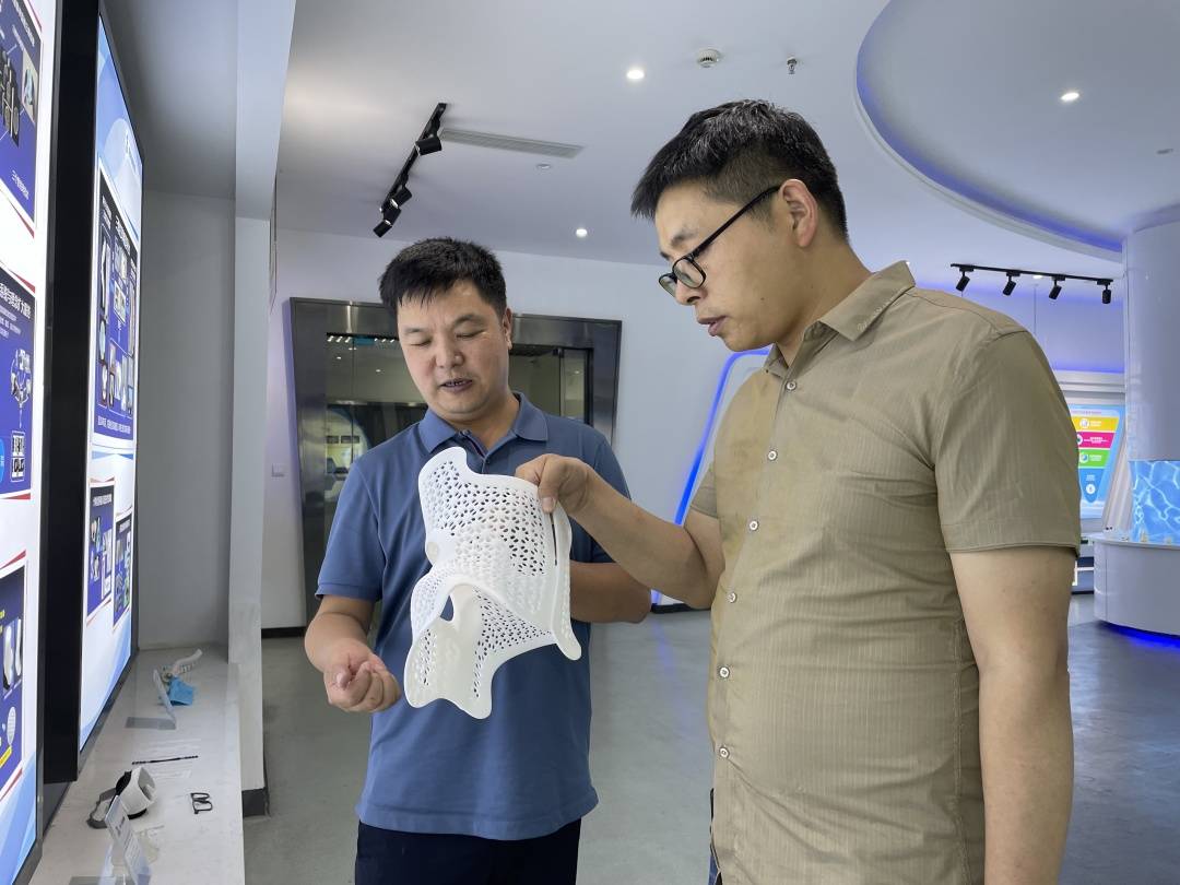 79456CC濠江论坛生肖,创新策略执行_YTP49.680云技术版