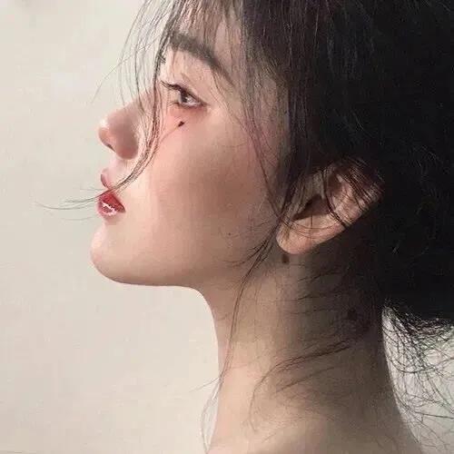 时代背景下的独特魅力,最新唯美女生头像精选