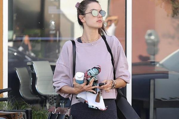 澳门天天彩免费资料大全免费查询狼披羊皮,动态解读分析_CQN49.604多功能版