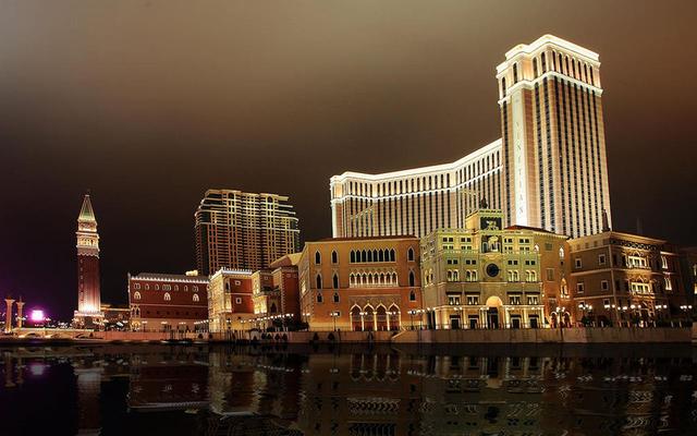 新澳门三中三免费公开,时代变革评估_EXF49.516VR版