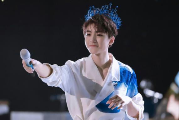 爱豆TFBOYS最新动态揭秘,小巷特色小店中的奇遇,隐藏宝藏等你来发掘!