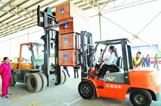 武清最新叉车司机招聘启事,叉车梦想工作等你来!