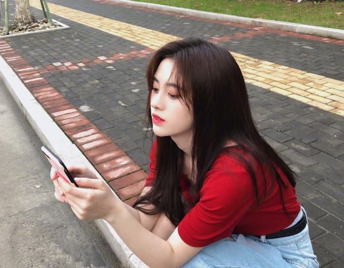 鞠婧祎最新短发造型，引领时尚潮流的绝美瞬间