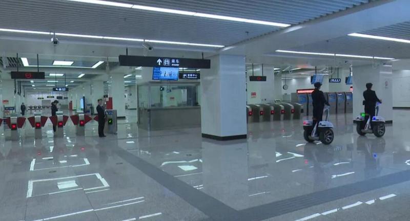 兰州地铁4号线最新动态,温馨日常在地铁上展开