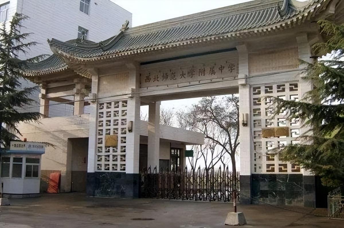 兰州地铁4号线最新动态,温馨日常在地铁上展开