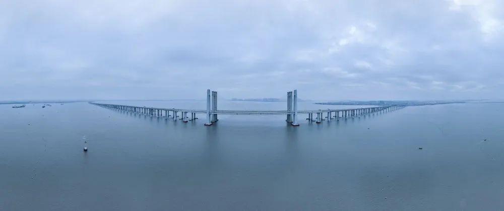 福厦高铁最新开工动态，进展、影响及各方观点概述