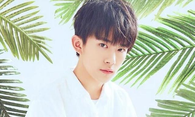 易烊千玺最新帅照，时尚潮流与多元魅力的完美融合