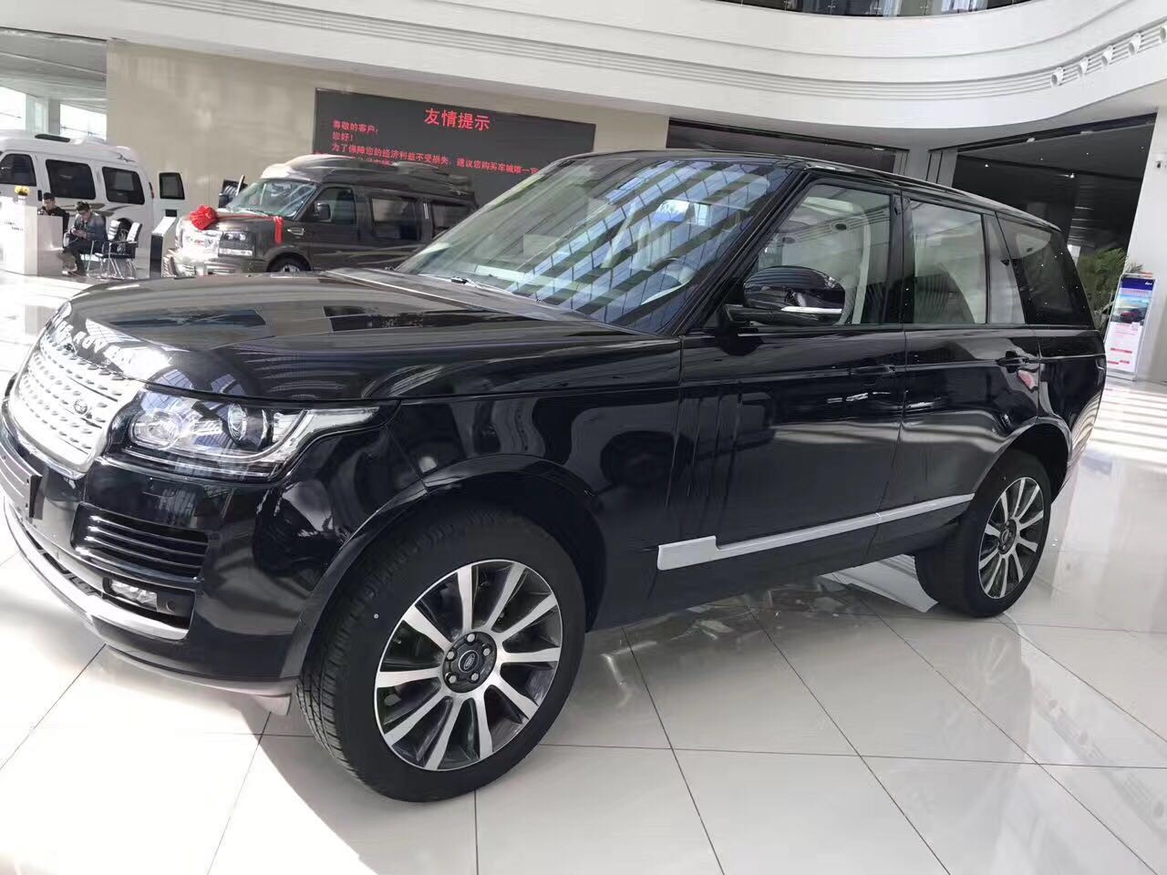 路虎揽胜最新款价格揭秘,小巷中的奢华宝藏