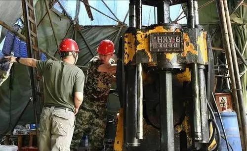 欧美最新大片,友情冒险与家的温馨的一天