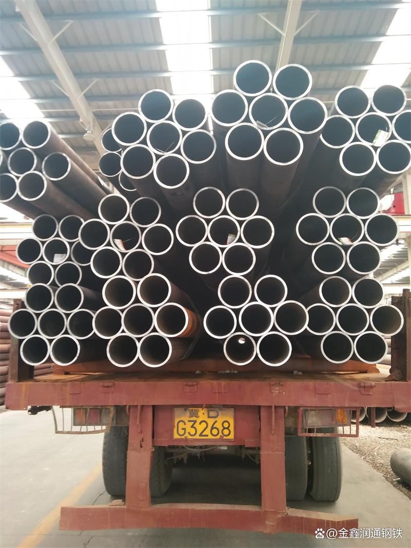 小巷深处的独特发现,最新钢管探秘