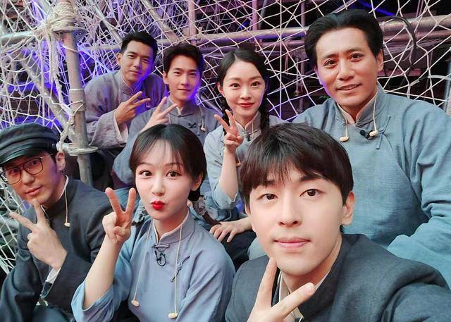 邓伦与杨紫探寻自然美景,最新之旅重拾内心宁静