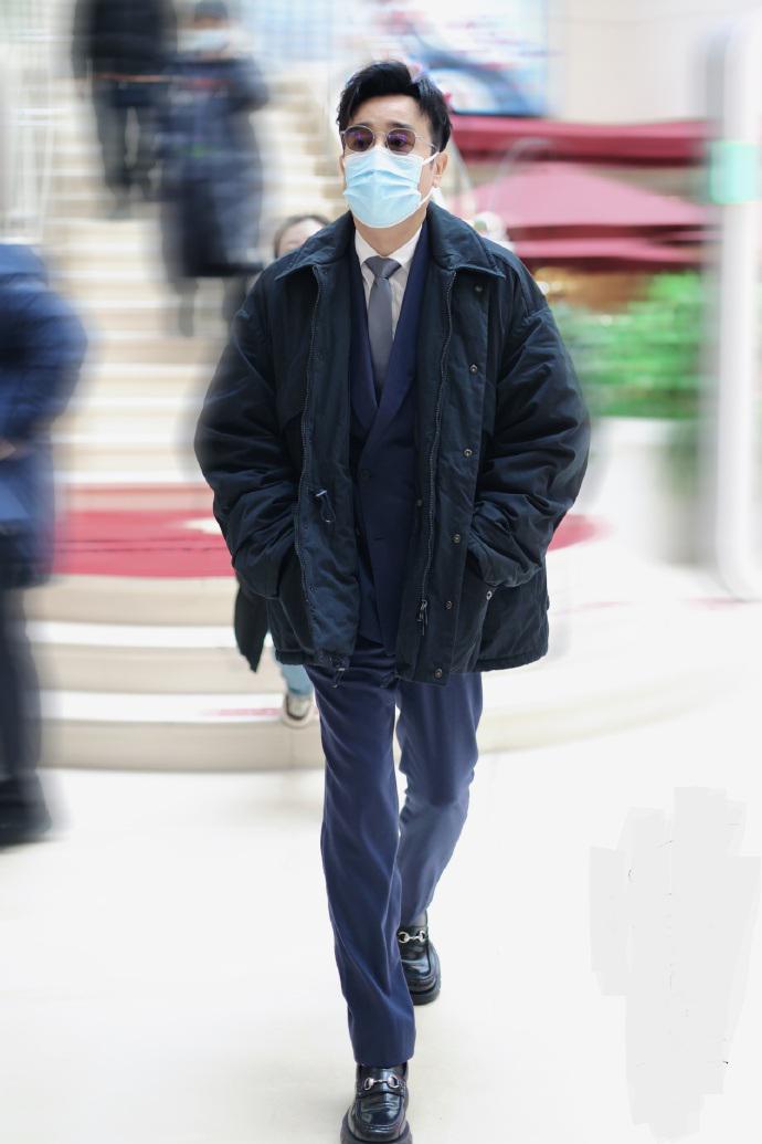 西装疫情最新消息,温馨日常故事中的希望与坚韧