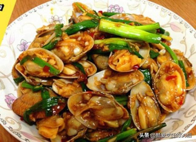 最新家常菜式推荐,家常红烧鲫鱼做法大公开!