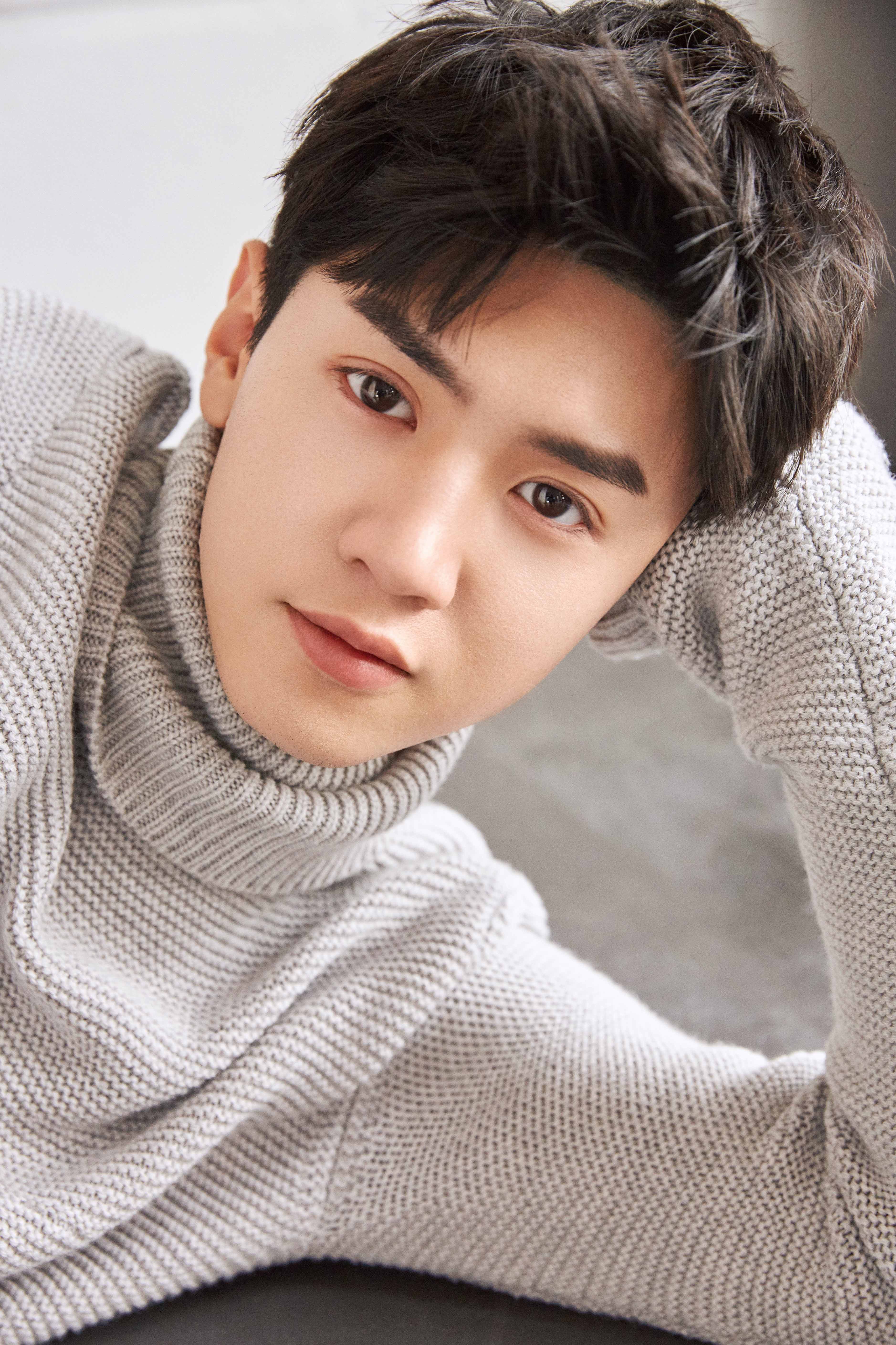 张晞彤2017年最新写真，明星之光的璀璨绽放