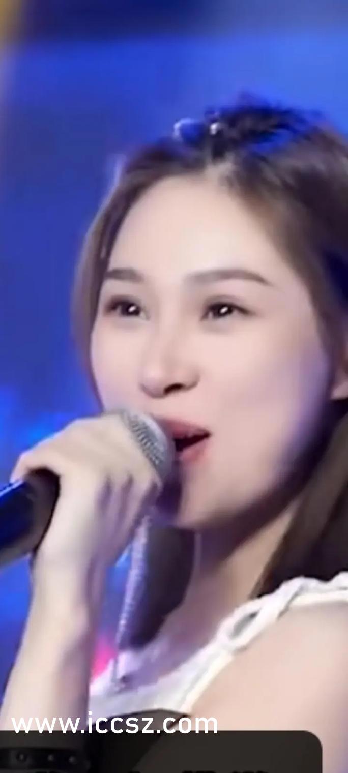 孙允珠最新内衣时尚照,展现变化、自信与成就感的魔力时刻