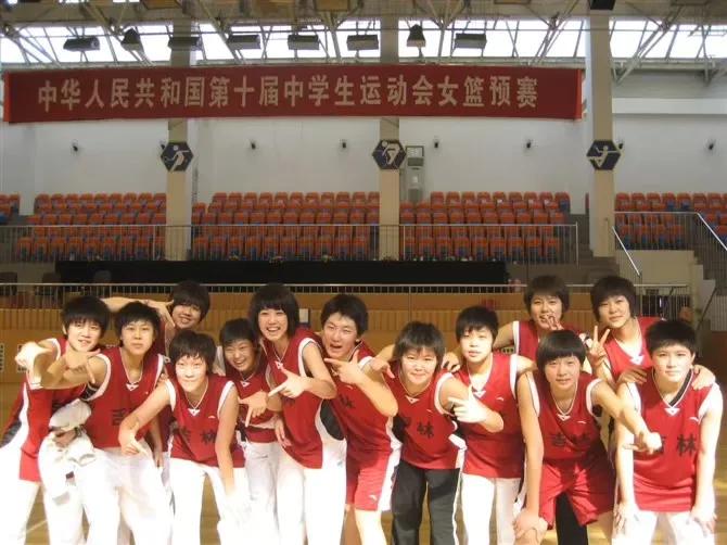 巷弄深处的篮球盛宴,女篮比赛地点与隐藏小店的奇妙之旅