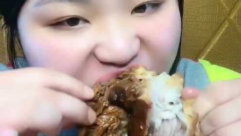山东胖妞最新吃播视频，吃货们的福音重磅来袭！