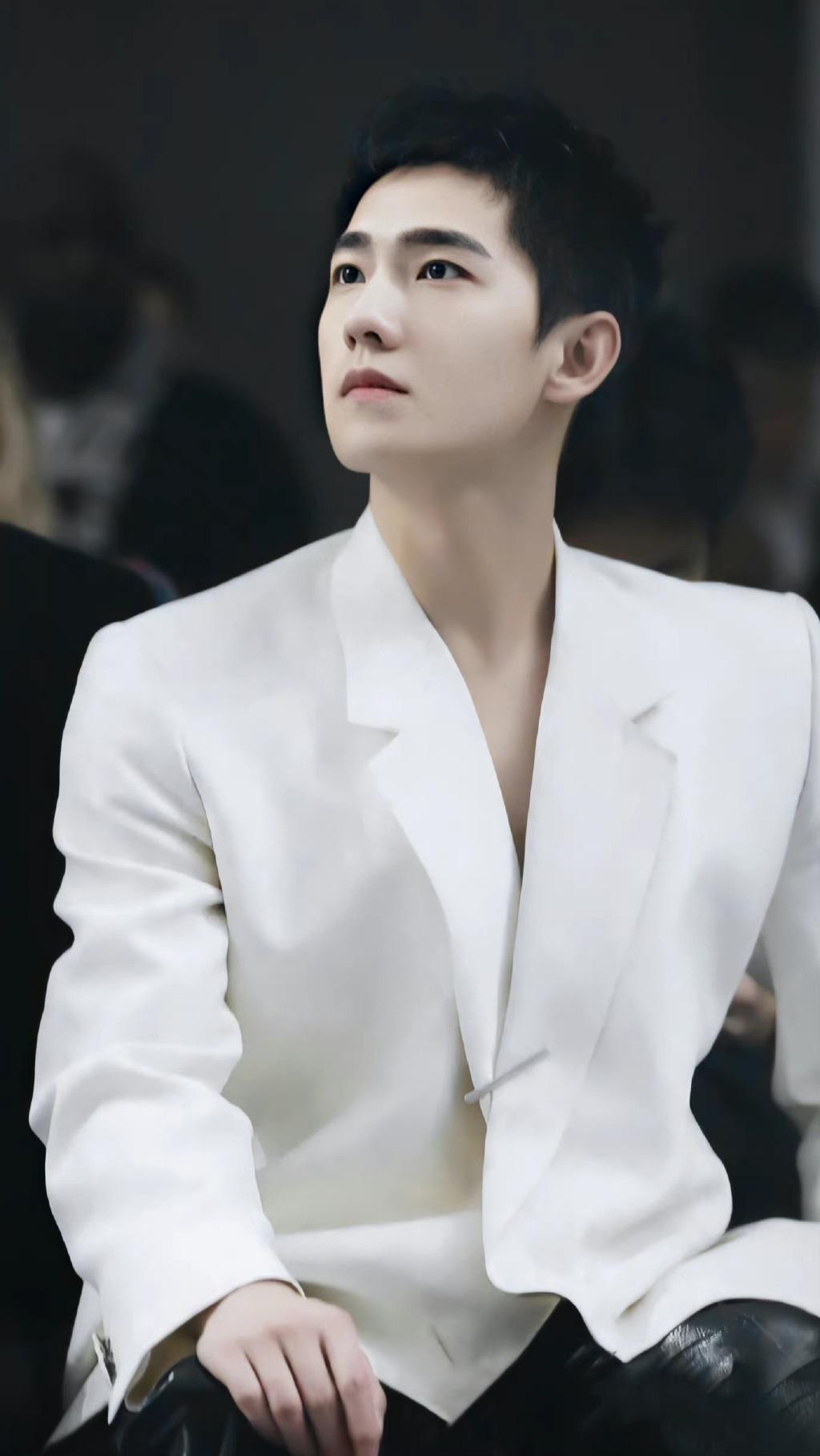 流量明星解析,踏上一场自然美景之旅,探寻内心的宁静与平和之道