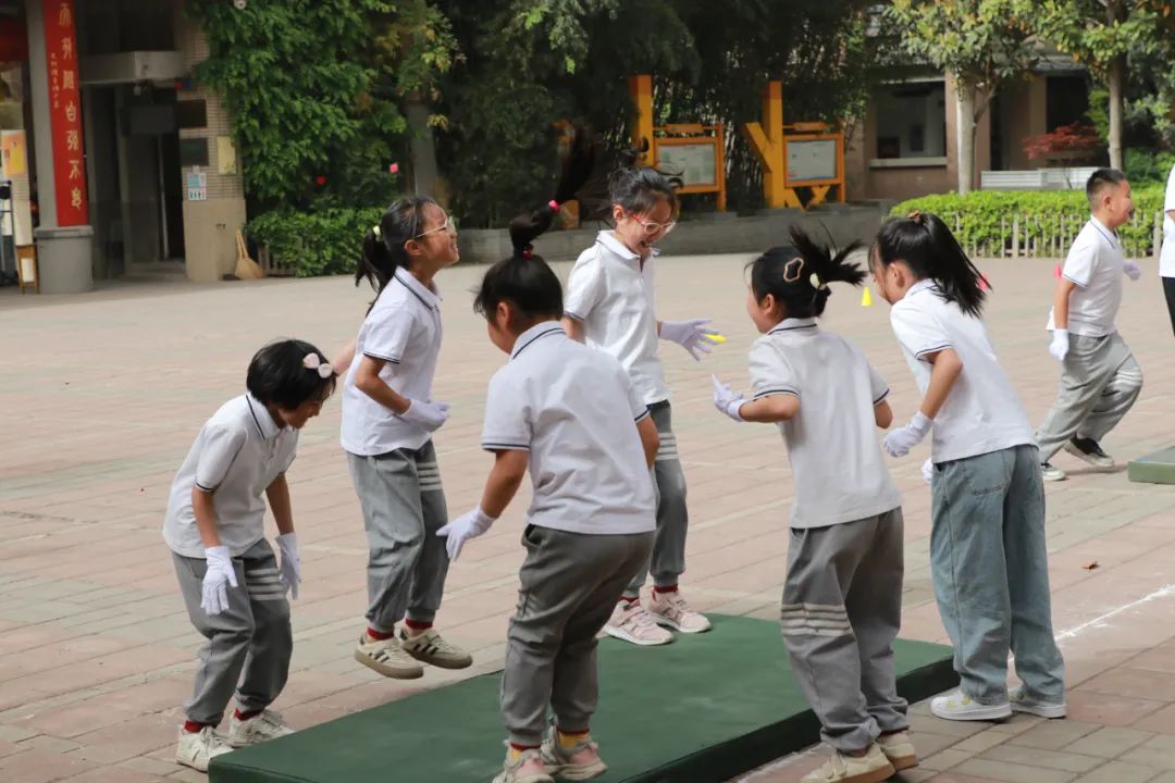 技艺与策略之争,小张小李射击比赛对决!