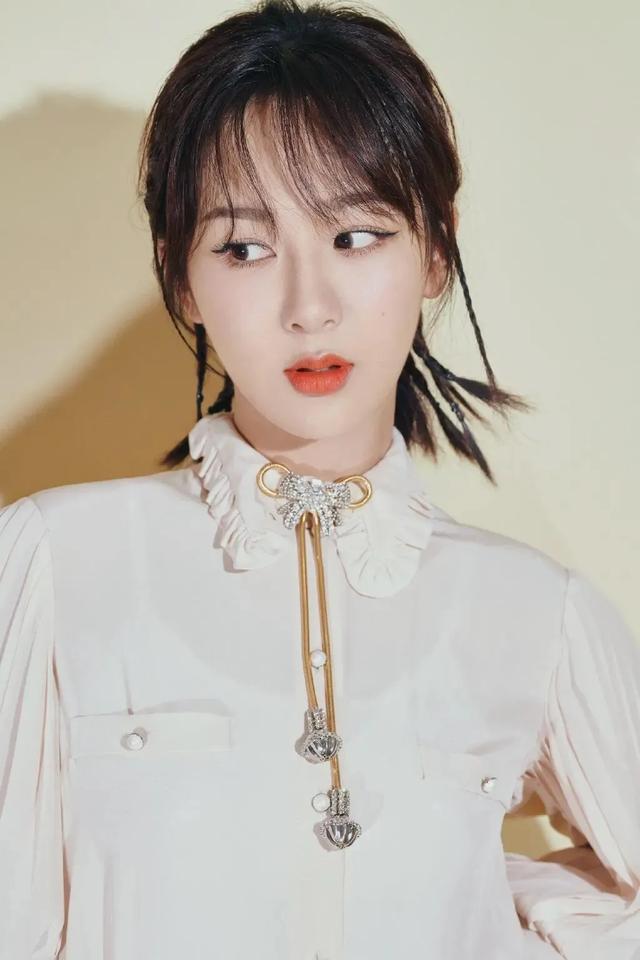 杨紫最新发型,时尚潮流与个人立场的深度探讨