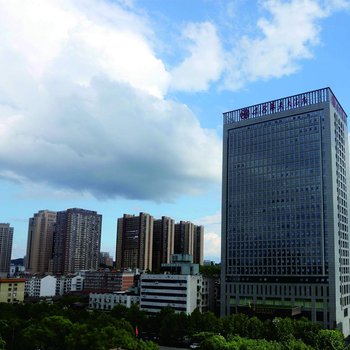 华天酒店重组最新动态揭晓,重组进展引人关注