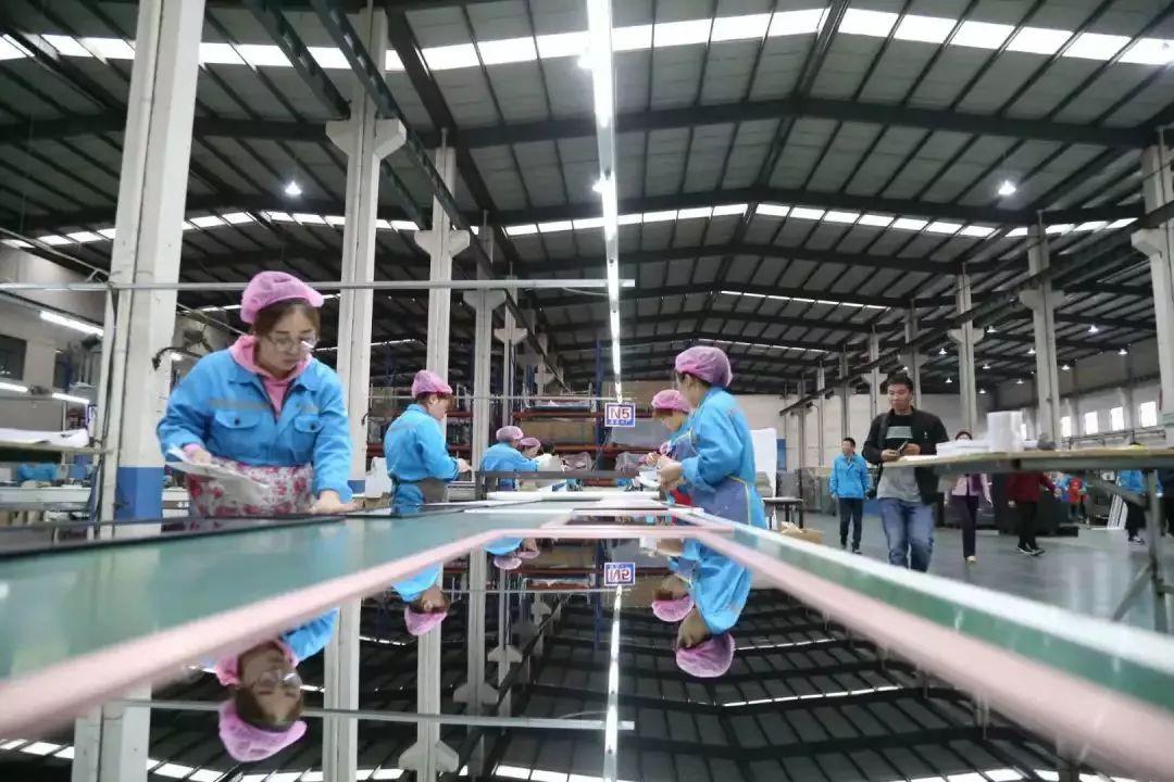 沙河玻璃价格最新动态与小巷特色小店探秘