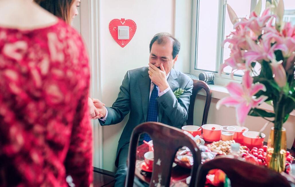 婚礼女方父亲讲话的新篇章,变化的力量与自信的成就